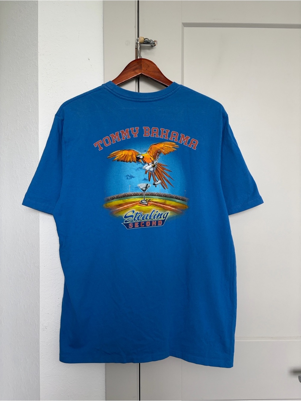 TOMMY BAHAMA STEALING SECOND GRAPHIC T-SHIRT BLUE MEN’S LARGE